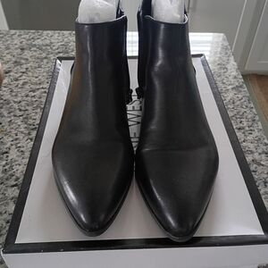 Black Nine West Leather/Snake print Pointed toe Ankle Boots size 7